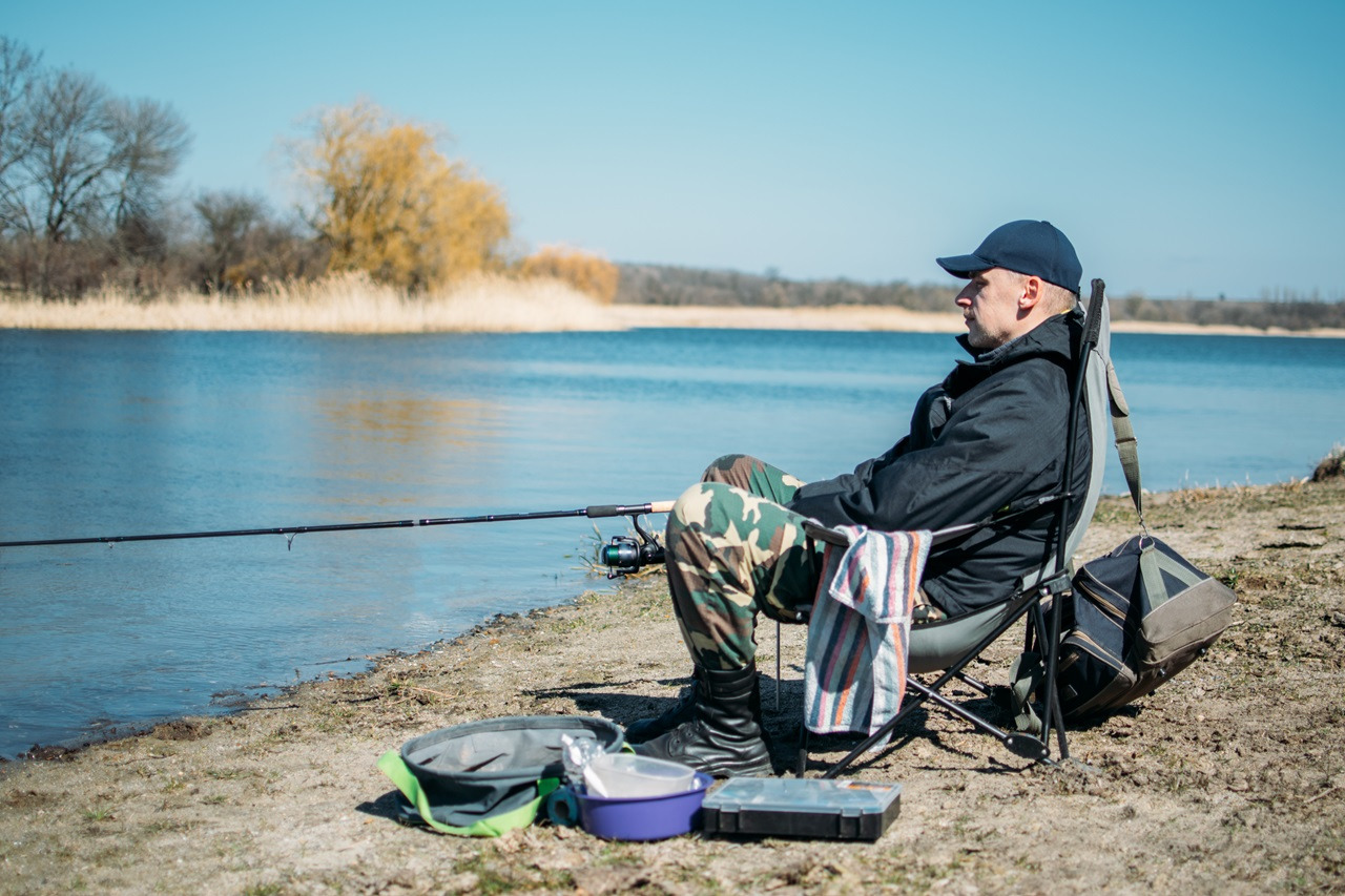 Klasyczny feeder i method feeder – podobieństwa i różnice. Którą technikę łowienia wybrać?